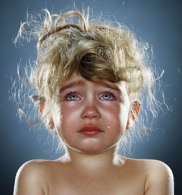 صورة طفل يبكي